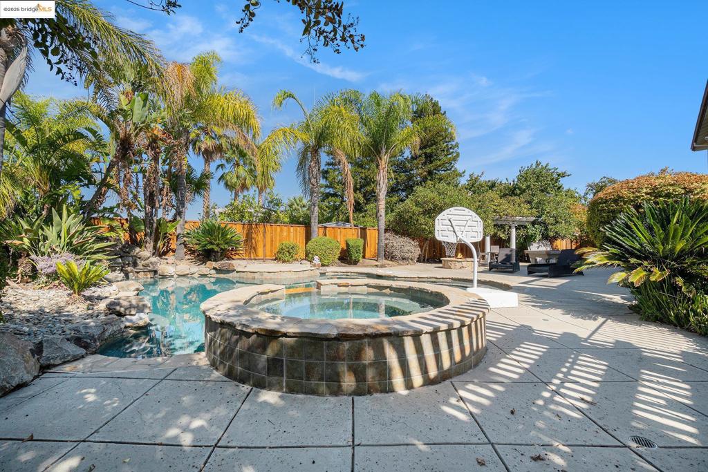 1914 Table Mountain Way