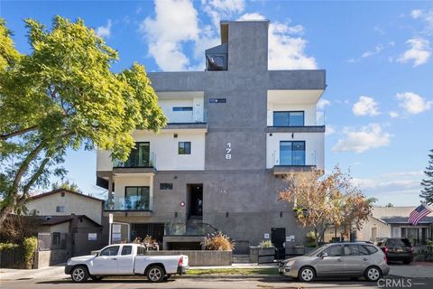 Photo of 178 Alexandria Avenue, Los Angeles, CA 90004 (MLS # GD26003773)