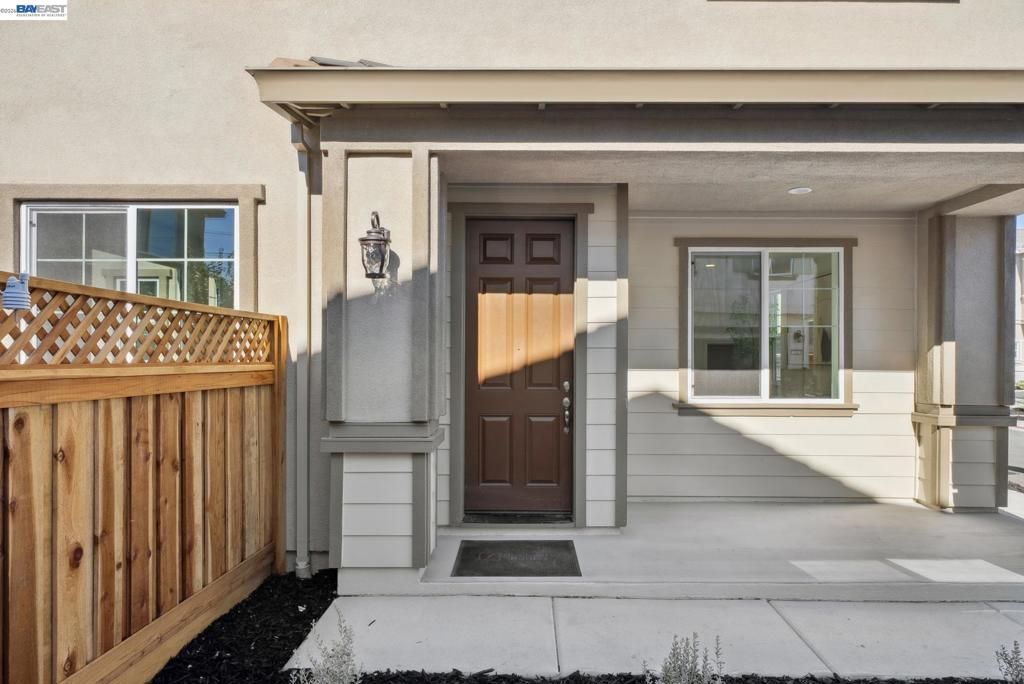 Photo of 222 Mindy Way, Pittsburg, CA 94565 (MLS # 41127183)