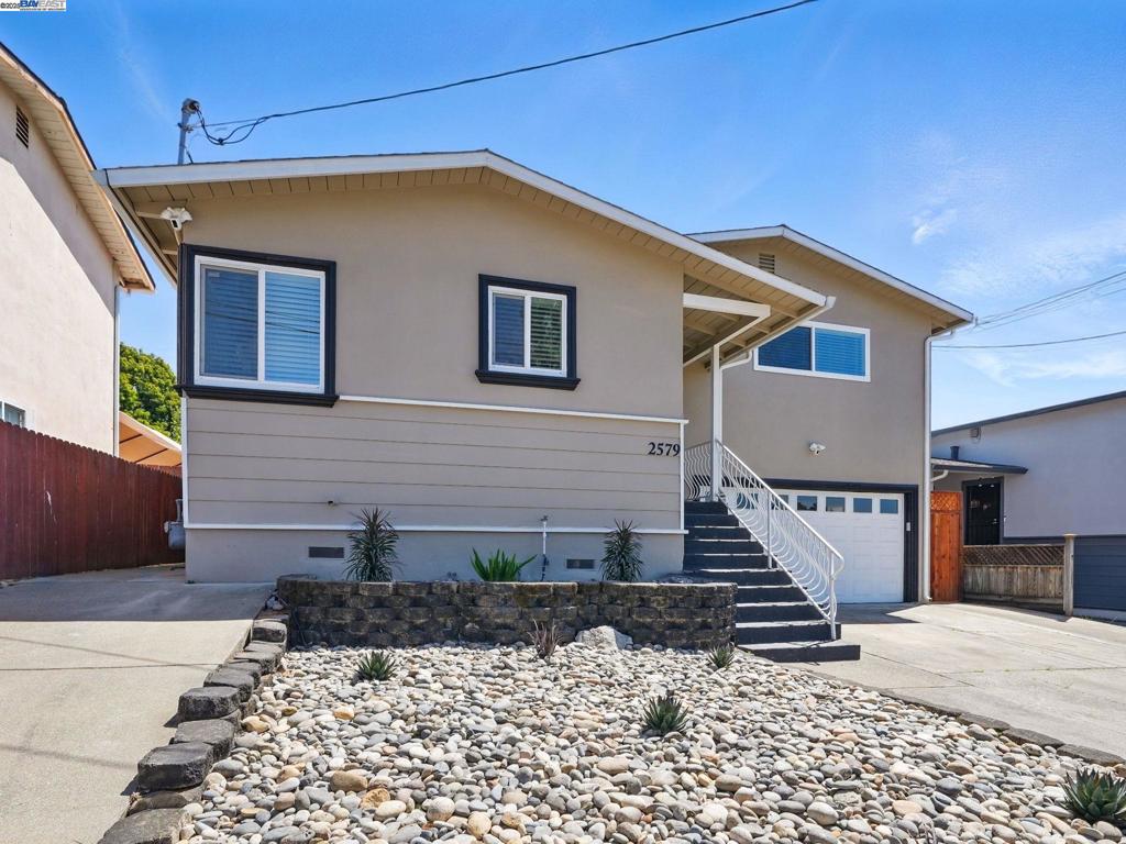 Properties 1 2579 Jacobs St