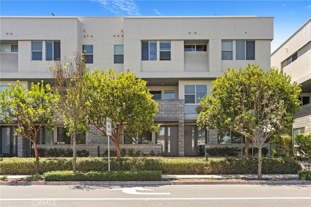 629 W 17th