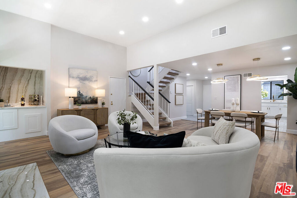 1925 S Beverly Glen Boulevard 30