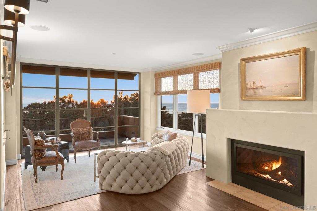 Del Mar - Residential