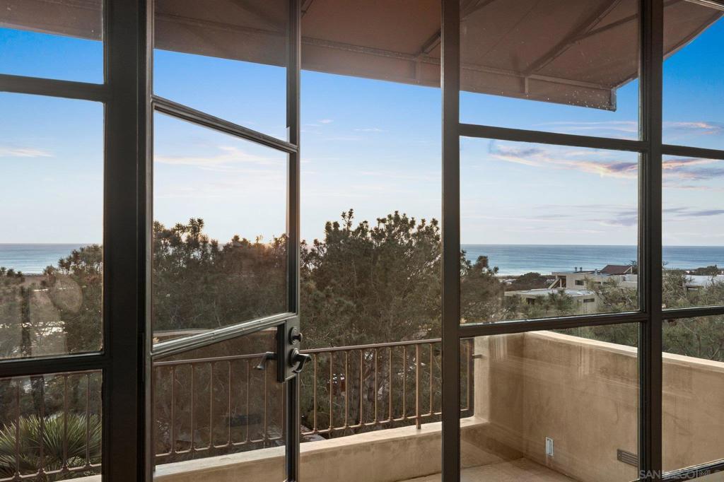 Del Mar - Residential