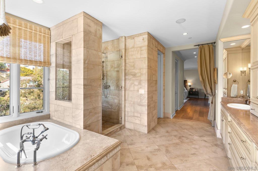 Del Mar - Residential