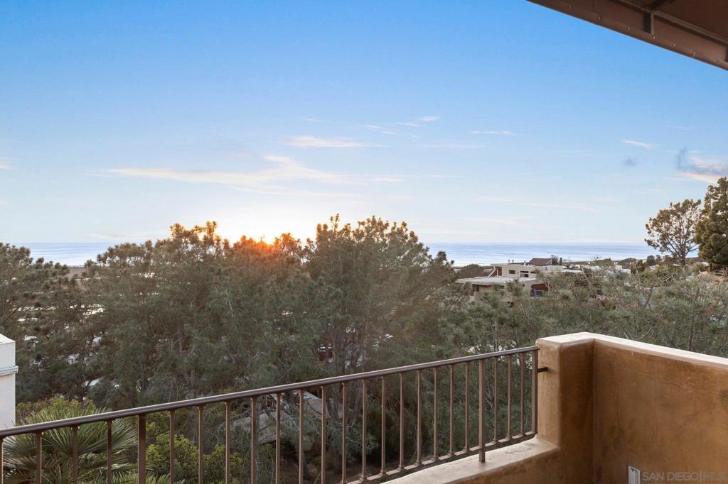 Del Mar - Residential