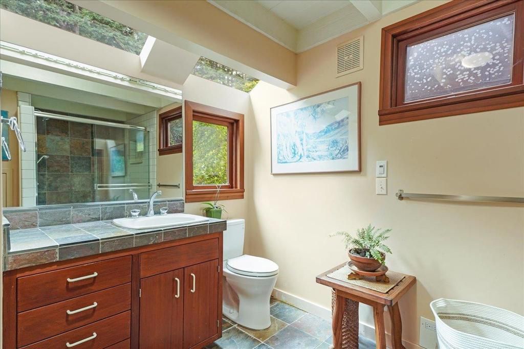 listing image 130726268502516851302