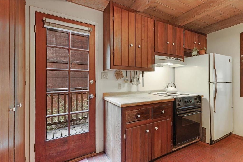 listing image 130729821086091067938