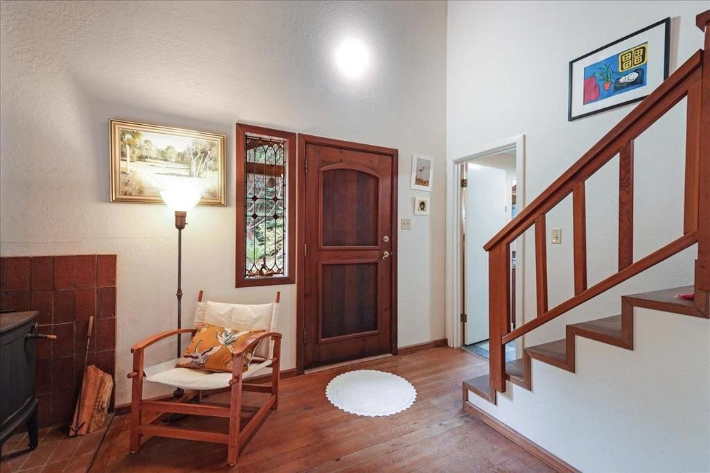 listing image 130723314910946811790