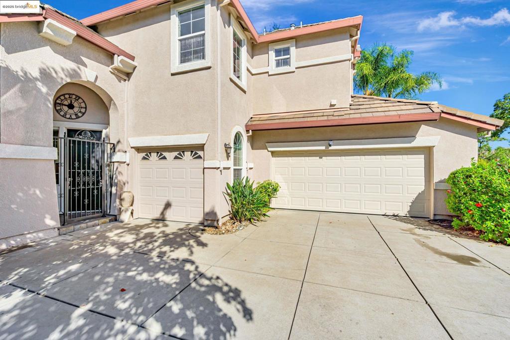 2665 Torrey Pines Dr