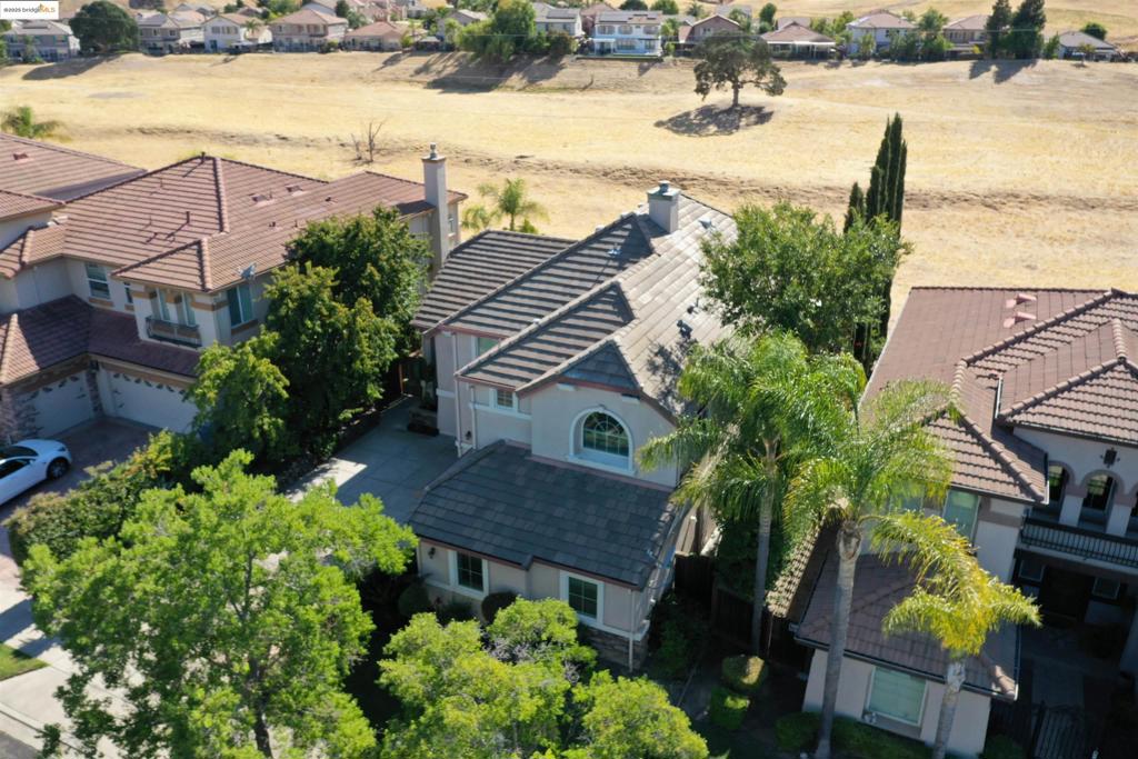 2665 Torrey Pines Dr