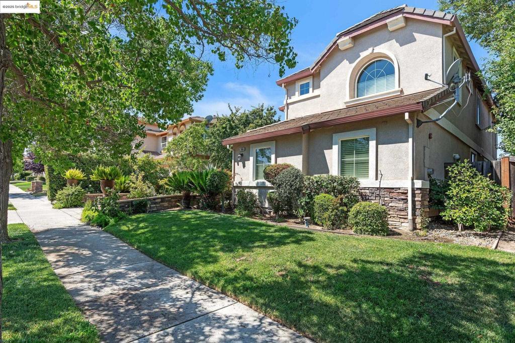 2665 Torrey Pines Dr