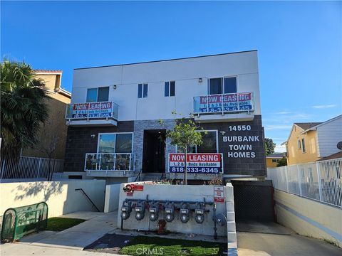 Photo of 14550 Burbank Boulevard Unit#105 Blvd, Burbank, CA 91411 (MLS # SR26041501)