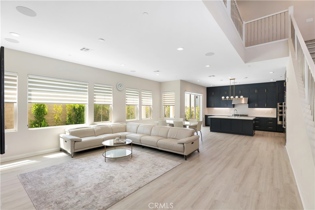 230 Holliston