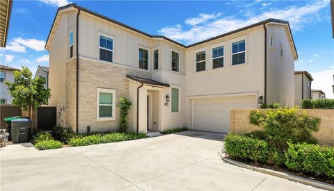 230 Holliston Lake Forest CA 92630
