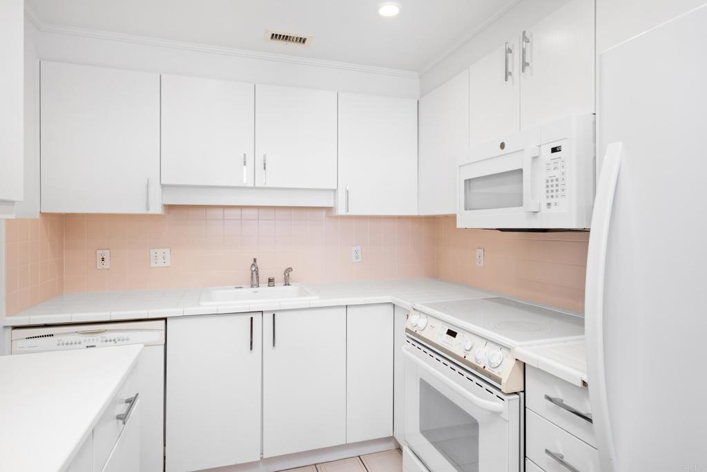 3890 Nobel Drive 1402