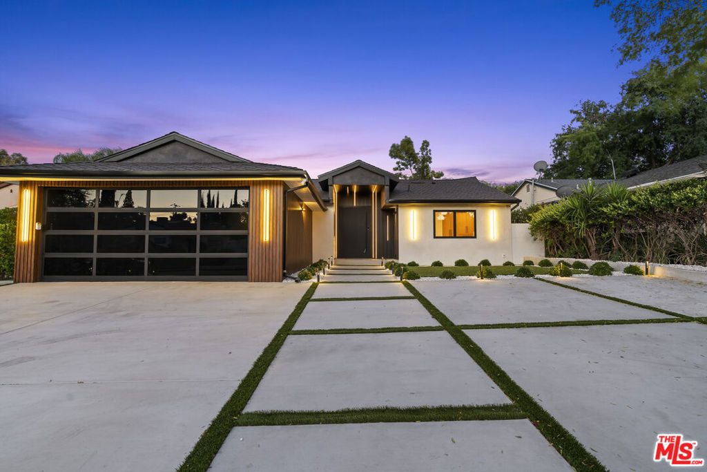 Photo of 5528 Mclennan Avenue, Encino, CA 91436 (MLS # 26671911)