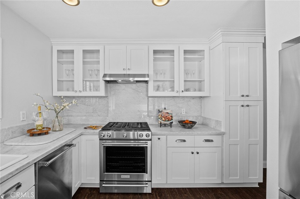 301 Harbor Woods Place