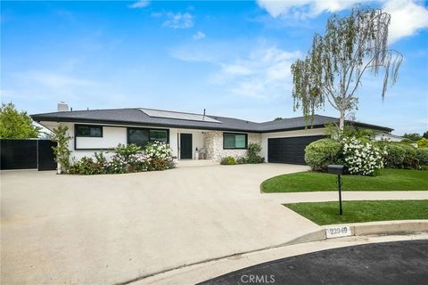 Photo of 23949 Nomar Street, Woodland Hills, CA 91367 (MLS # SR25242553)