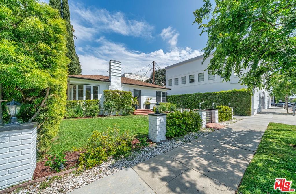 136 N Hamel Drive