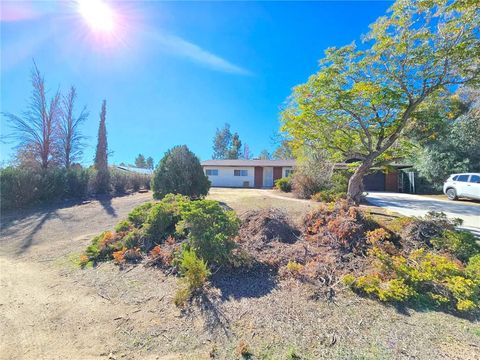 Photo of 16376 Alviso Ave, Victorville, CA 92394 (MLS # HD25268749)