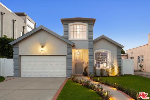 Photo of 445 N Martel Avenue, Los Angeles, CA 90036 (MLS # 26654471)