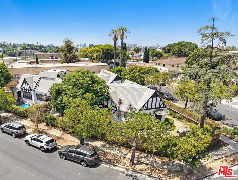4326 Gateway Avenue