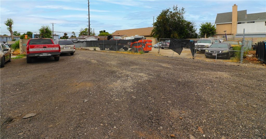 Photo of 803 S Sullivan St, Santa Ana, CA 92704 (MLS # PW26075102)