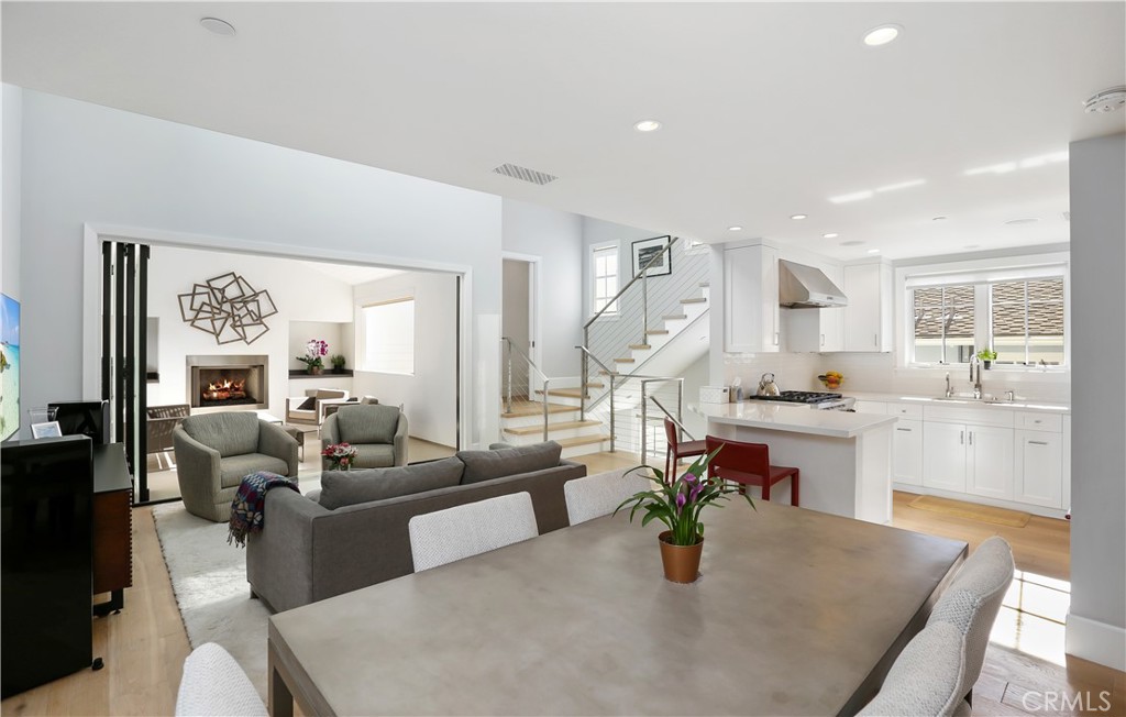 715 1/2 Marigold Avenue