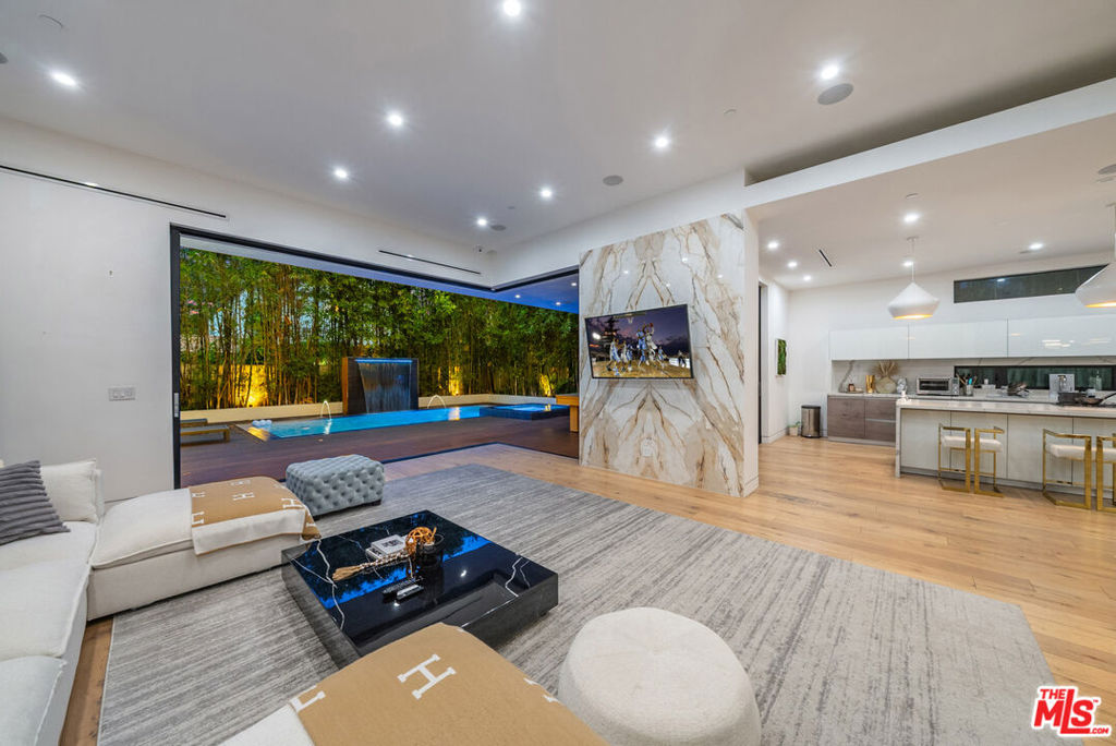 Properties 3 14827 Huston Street