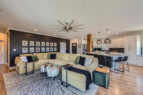 9180 Tokaj Ln. Spring Valley CA 91977