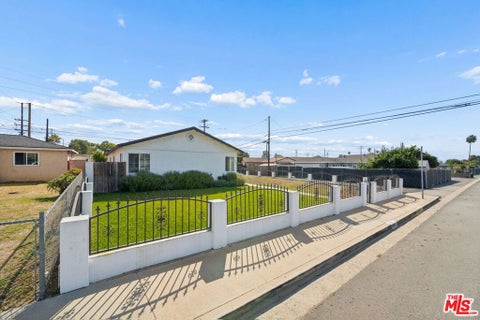 Tiny photo for 2914 Paula Street, Oxnard, CA 93033 (MLS # 26990749)