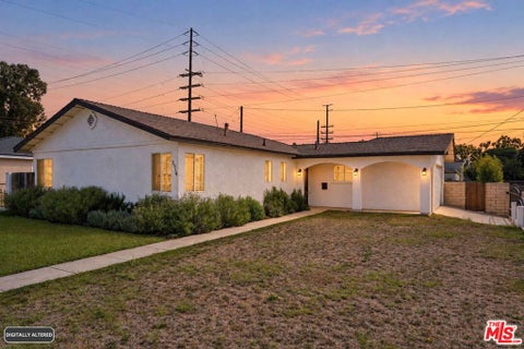 Photo of 2914 Paula Street, Oxnard, CA 93033 (MLS # 26990749)