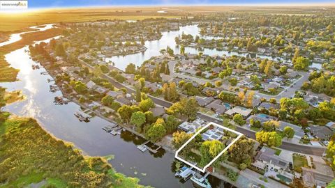 Photo of 3604 Fourteen Mile DR, Stockton, CA 95219 (MLS # 41115276)
