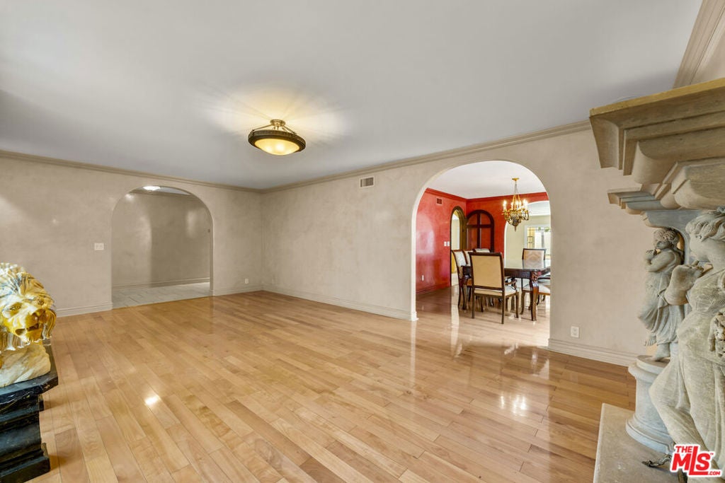 6138 Maryland Drive