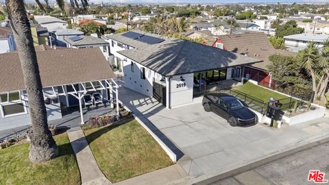 Photo of 2519 Curtis Avenue #C, Redondo Beach, CA 90278 (MLS # 25604169) Photo of 2519 Curtis Avenue #C, Redondo Beach, CA 90278 (MLS # 25604169)