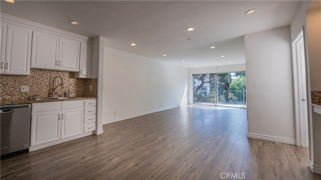 Versailles (VERS) - Residential Lease