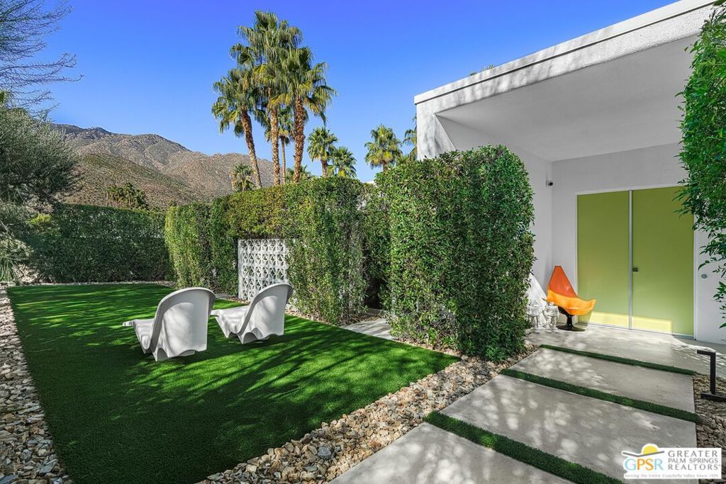 Photo of 464 E Santiago Way, Palm Springs, CA 92264 (MLS # 26641181PS)