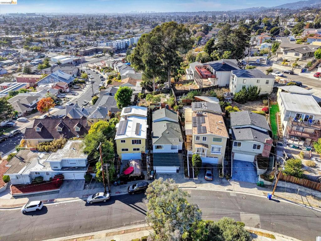 2515 Oliver Ave