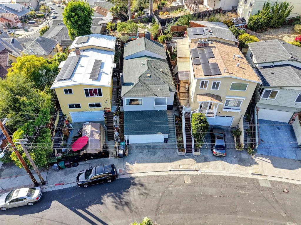 2515 Oliver Ave