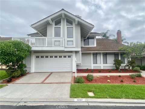 Photo of 1097 Danielle Drive, Costa Mesa, CA 92626 (MLS # CV25215511) Photo of 1097 Danielle Drive, Costa Mesa, CA 92626 (MLS # CV25215511)