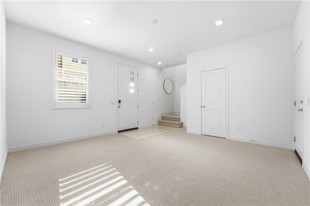 1637 W.LINCOLN AVE UNIT 103