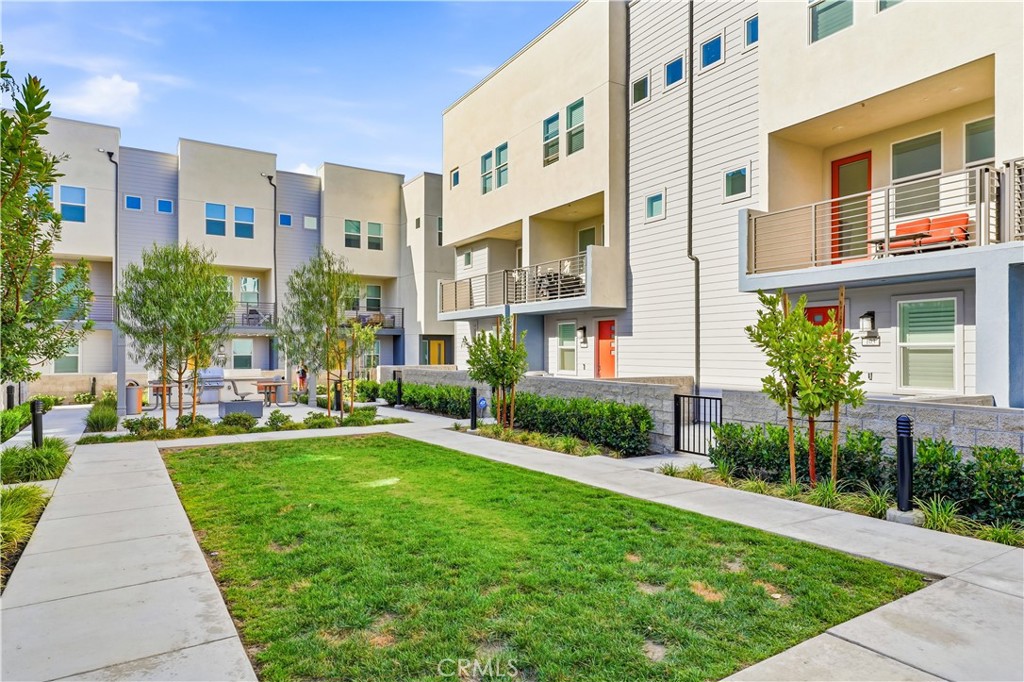 1637 W.LINCOLN AVE UNIT 103