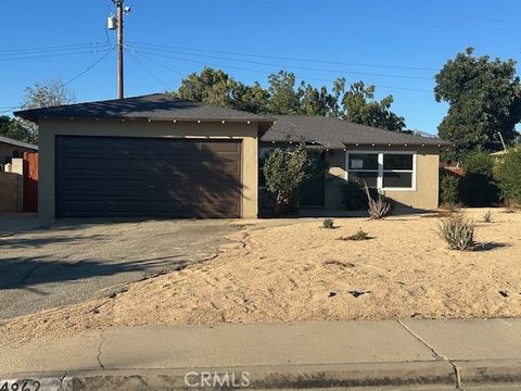 Photo of 4862 Lincoln Ave, Chino, CA 91710 (MLS # IV25242761)