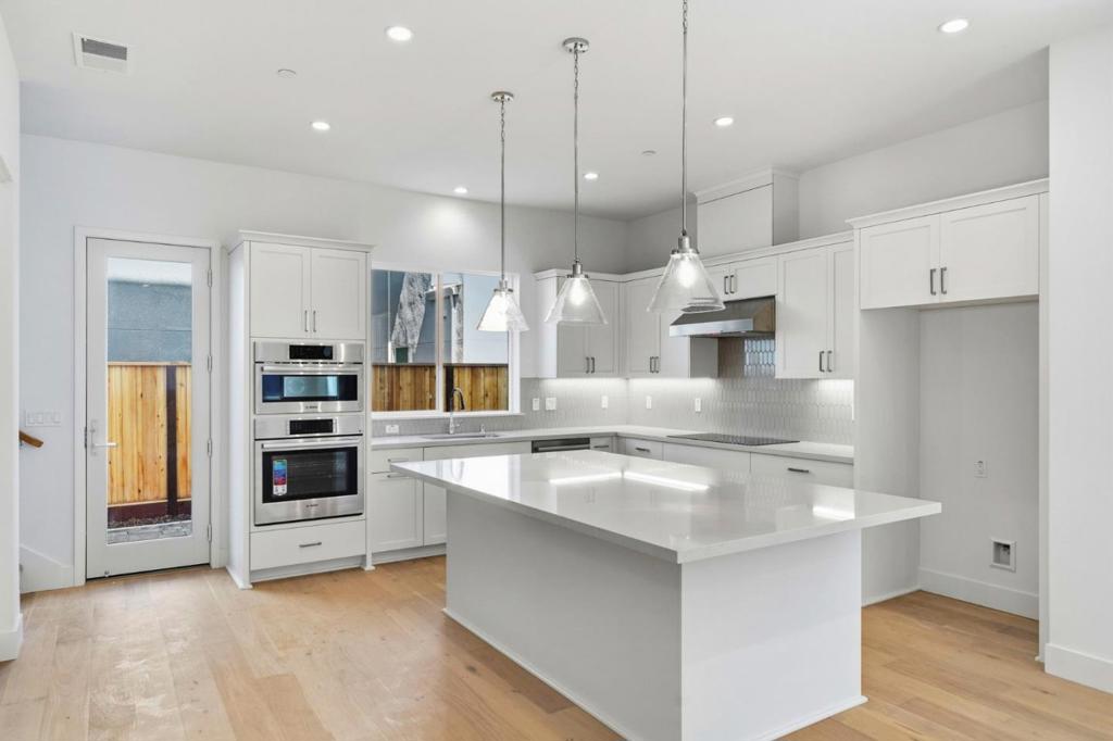326 Isabelline Court