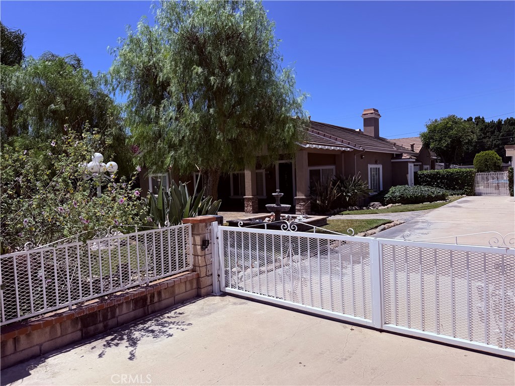 2032 South Helen