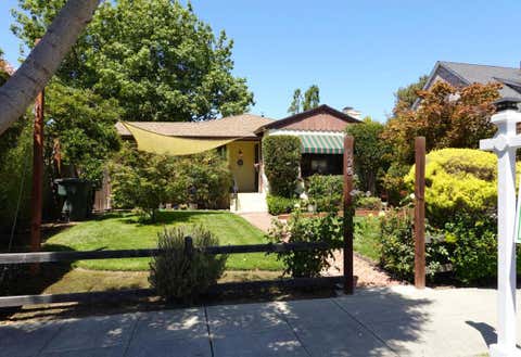 Photo of 723 Hamilton Avenue, Palo Alto, CA 94301 (MLS # ML82056845)