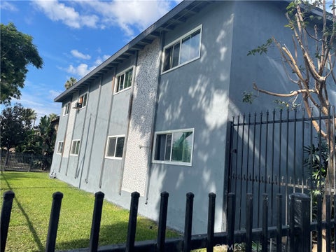 Photo of 129 E Wakefield Avenue #5, Anaheim, CA 92802 (MLS # OC26209631)