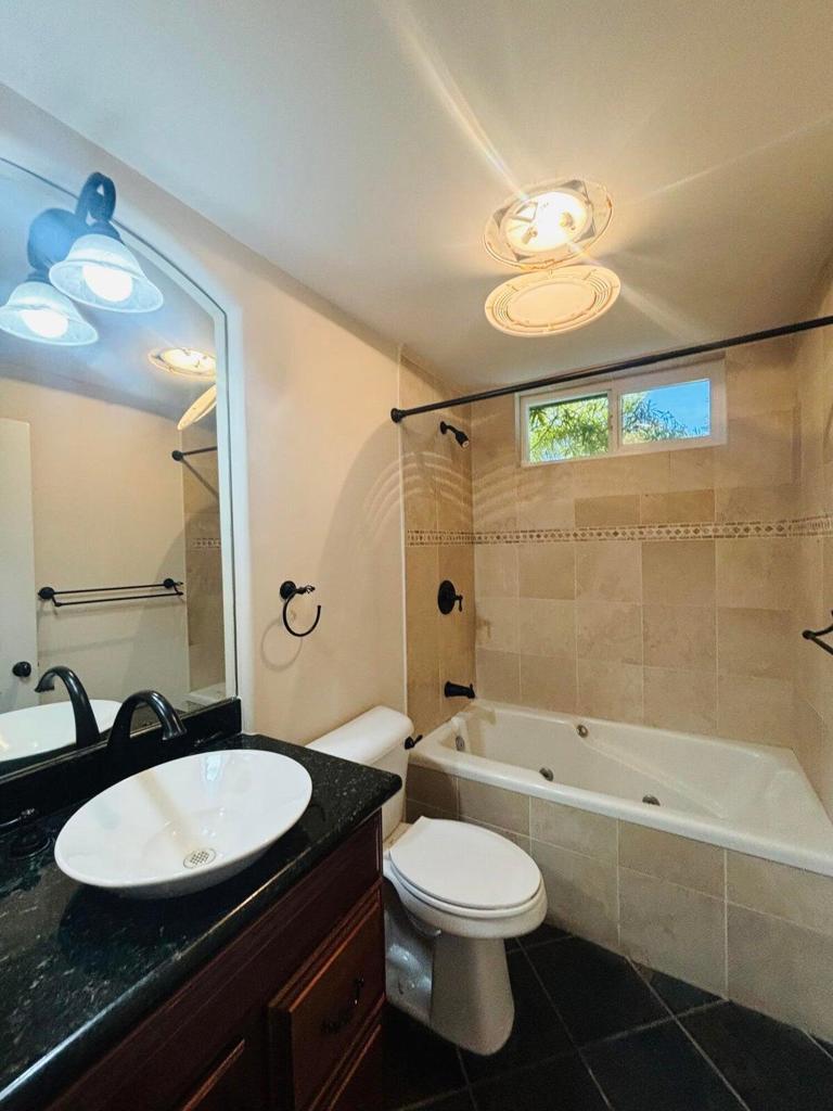 Vista Del Montana - Residential Lease