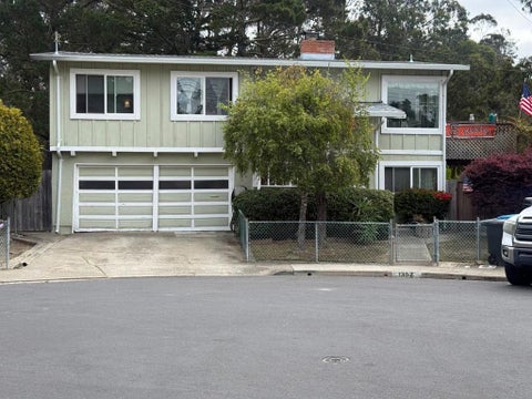 Photo of 1352 Redwood Way, Pacifica, CA 94044 (MLS # ML82061053)